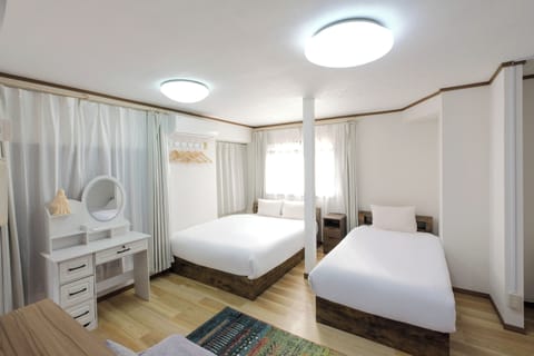Apartment | 1 bedroom, laptop workspace, iron/ironing board, free WiFi