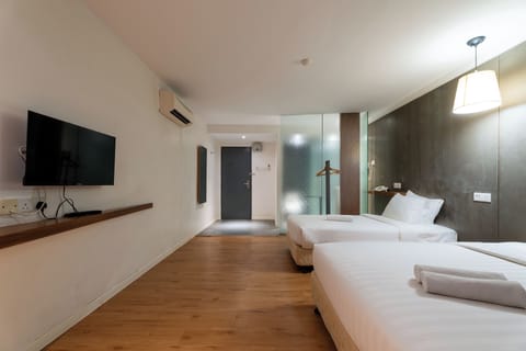 Superior Triple Room, Multiple Beds | Desk, iron/ironing board, free WiFi