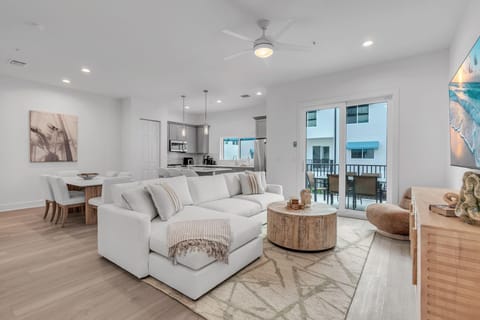 House, Multiple Beds (Azul Townhomes A3 - Sunrise) | Living area