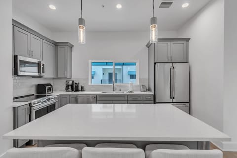 House, Multiple Beds (Azul Townhomes A3 - Sunrise) | Private kitchen