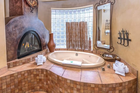 Luxury Villa, 1 King Bed | Bathroom | Separate tub and shower, jetted tub, designer toiletries, bathrobes