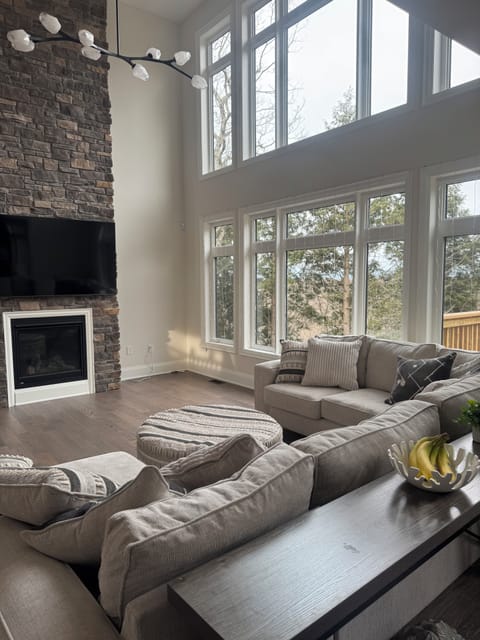 Cottage, Pets Allowed, Partial Lake View | Free WiFi