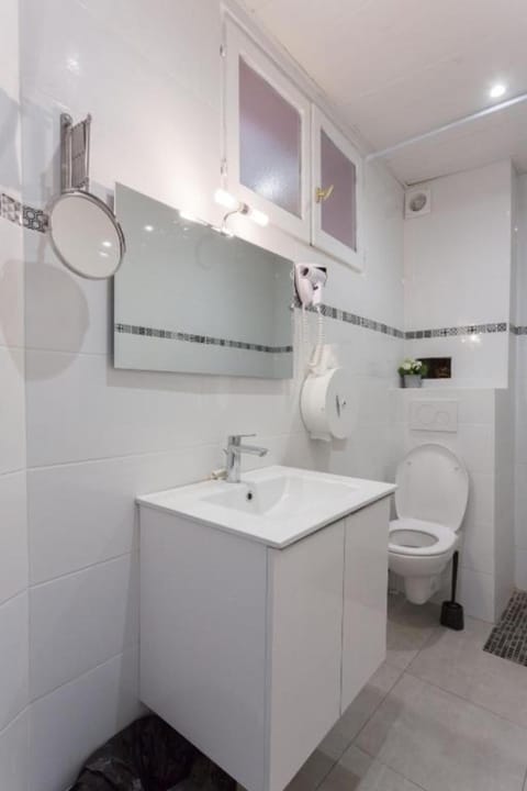 Family Room | Free WiFi, bed sheets