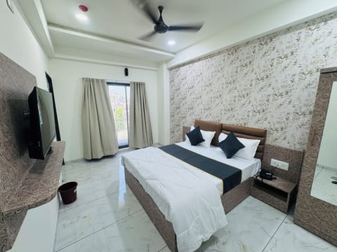 Deluxe Double Room | Free WiFi