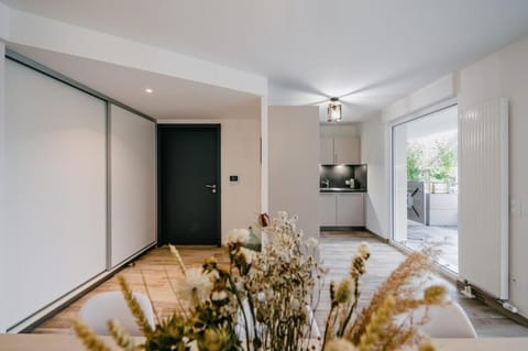 Comfort Apartment, Balcony | Private kitchen | Highchair