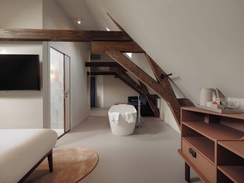 Loft - Cozy attic | In-room safe, desk, laptop workspace, blackout drapes