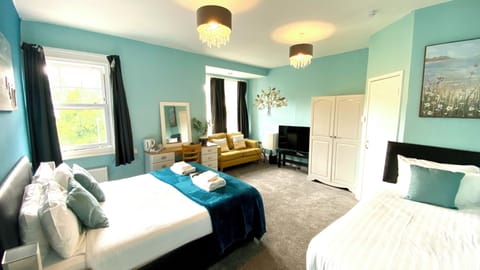 Comfort Double Room, Ensuite | Desk, soundproofing, iron/ironing board, free WiFi