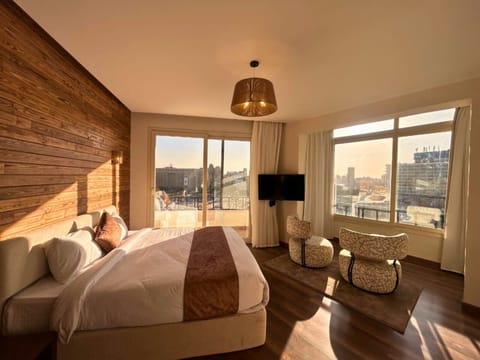 Superior Queen Room Panoramic View | Premium bedding, minibar, in-room safe, desk