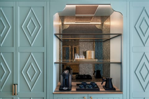 Hypo-allergenic bedding, in-room safe, blackout drapes