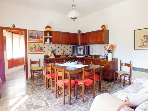 Apartment, Balcony, Mountain View | Private kitchen | Coffee/tea maker, electric kettle