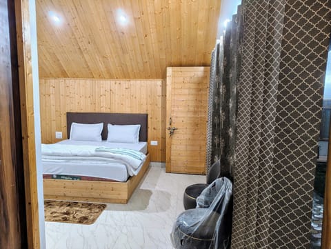 Deluxe Single Room, Balcony, River View | Blackout drapes, iron/ironing board, free WiFi