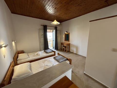 Studio (2 adults) | Free WiFi, bed sheets