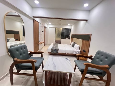 Executive Double Room, City View | Iron/ironing board