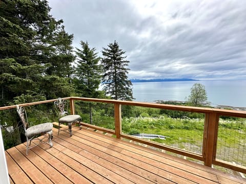 Deluxe Condo, Ocean View | Terrace/patio