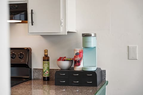 Family Apartment, 2 Bedrooms, Balcony, Ocean View | Private kitchen