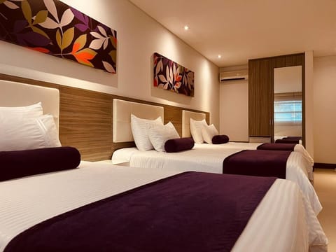 Standard Triple Room | Premium bedding, minibar, in-room safe, desk