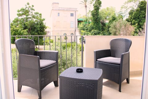 Deluxe Room, Garden View | Property grounds