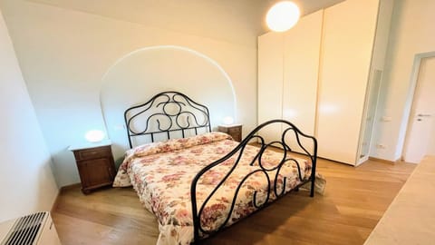 Apartment, 2 Bedrooms, Smoking, Balcony | 2 bedrooms