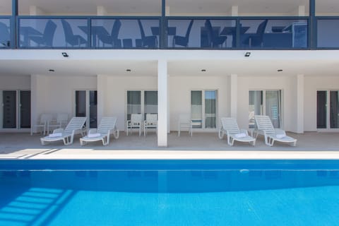 Seasonal outdoor pool