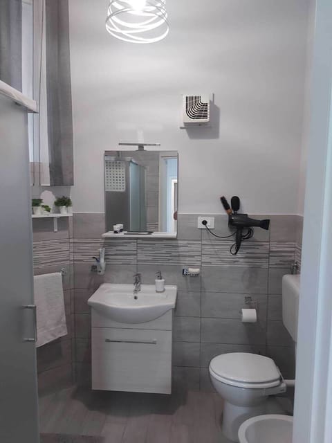 Apartment | Bathroom