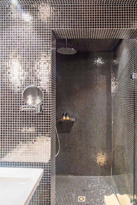 Free toiletries, hair dryer, bathrobes, slippers