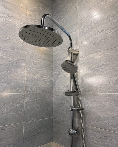 Separate tub and shower, free toiletries, towels, soap