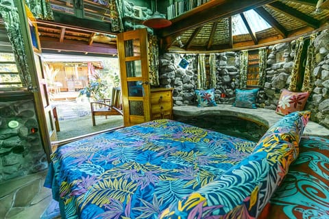WiFi (free), bed sheets