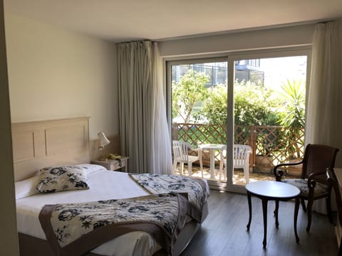 In-room safe, desk, free WiFi, bed sheets