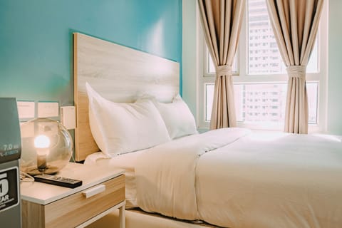 Deluxe Room | Desk, free WiFi