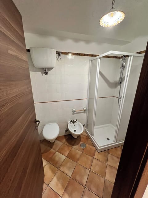 Classic Double Room, Garden View | Bathroom