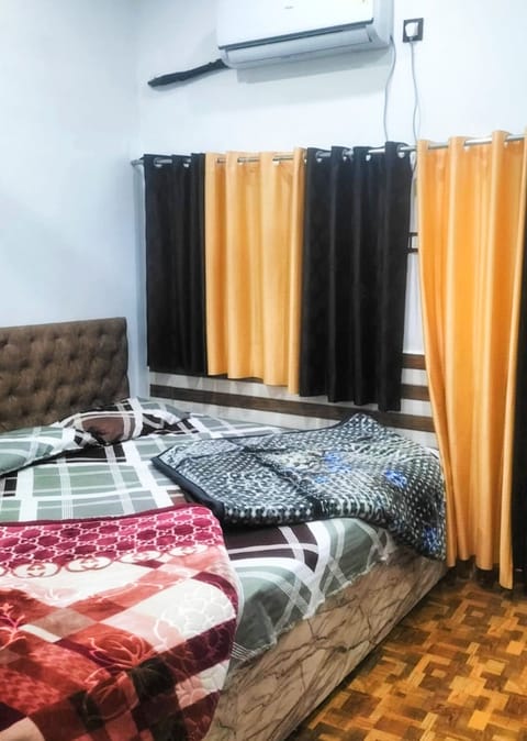 In-room safe, soundproofing, bed sheets