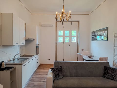 Apartment, Balcony | Living area