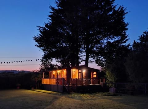 Cabin | Exterior