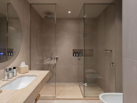 Premium bedding, in-room safe, free WiFi, bed sheets