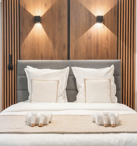 Superior Studio | Laptop workspace, travel crib, free WiFi, bed sheets