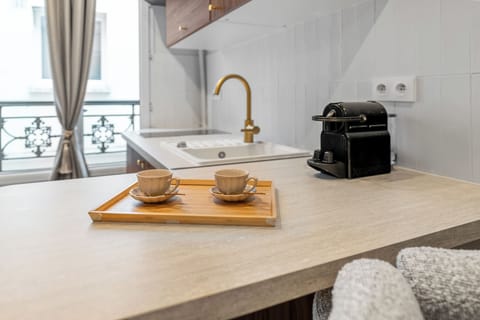 Premium Studio | Private kitchen | Microwave, stovetop, espresso maker, electric kettle