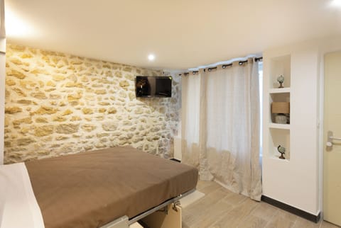 Classic Studio | Free WiFi