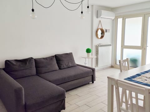 Apartment | Living area | TV