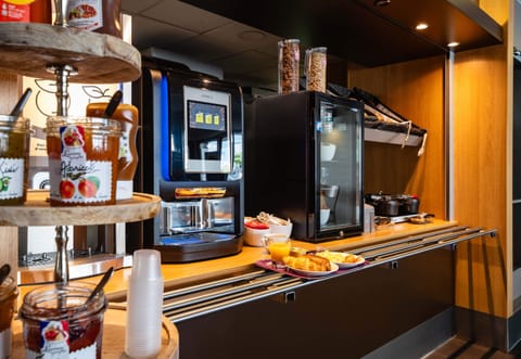 Daily buffet breakfast for a fee