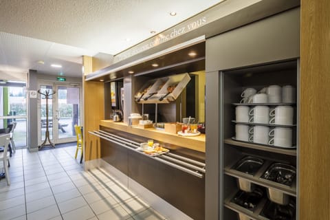 Daily buffet breakfast for a fee