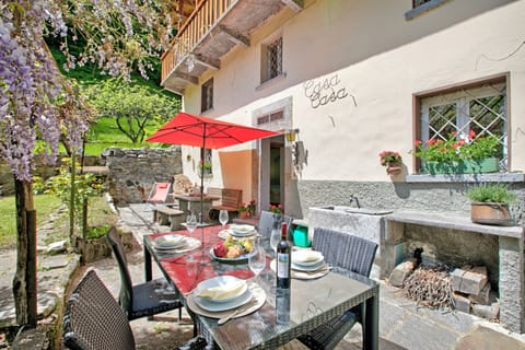 Standard Chalet, 3 Bedrooms, Balcony, Mountainside (Casa Kaia Verzasca with Garden and) | Outdoor dining