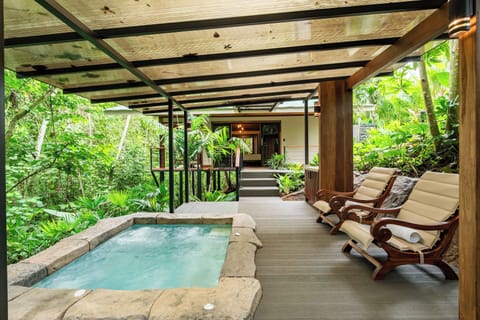 Luxury Bungalow, 1 Bedroom, Non Smoking, Mountain View | Living area