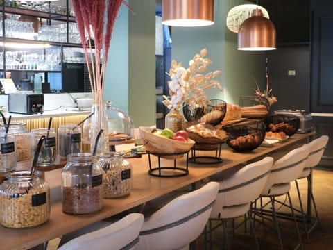 Daily buffet breakfast (EUR 20 per person)