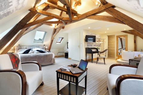 Premium bedding, pillowtop beds, in-room safe, desk