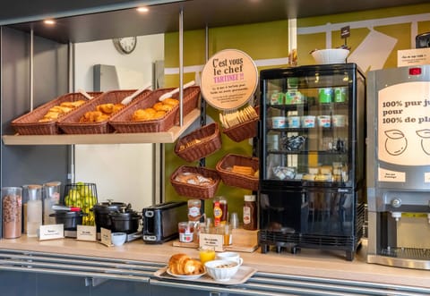 Daily buffet breakfast for a fee