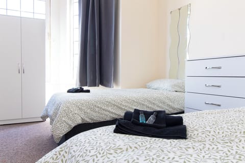 Twin Room | Free WiFi