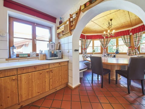 Grand House, Mountain View | In-room dining