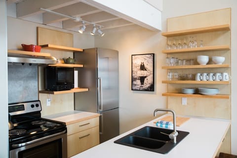 Oceanfront Loft Condo 26 -20180080 | Private kitchen | Full-size fridge, microwave, oven, dishwasher