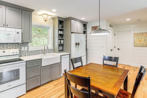 Cottage (2 Bedrooms) | Interior