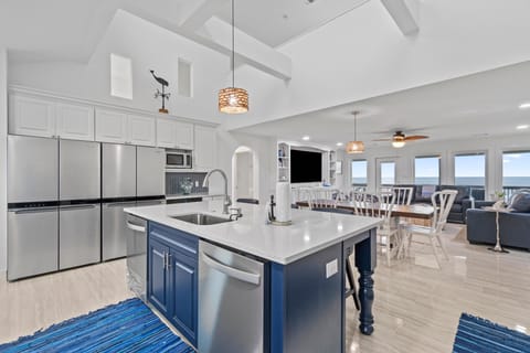 House, Multiple Beds (Our Derby Dunes) | Private kitchen | Oven, toaster, paper towels